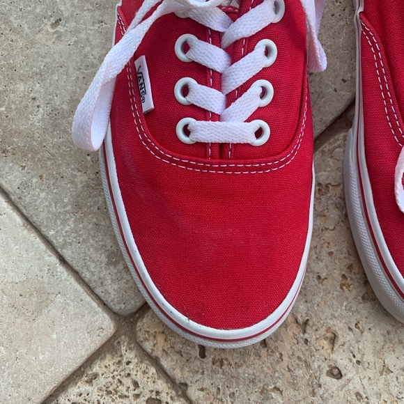 Red Van Authentic - Picture 6 of 11